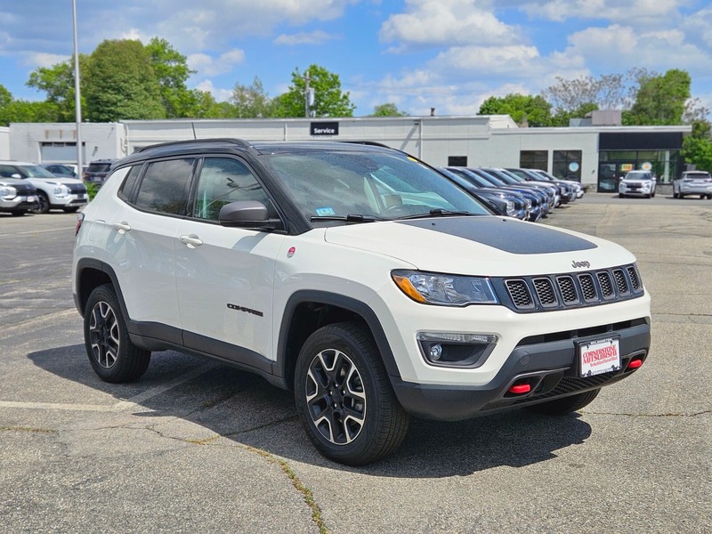 Jeep Compass Vehicle Full-screen Gallery Image 07