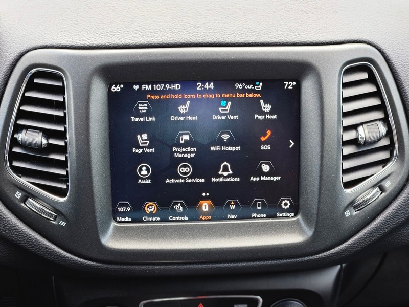 Jeep Compass Vehicle Full-screen Gallery Image 20