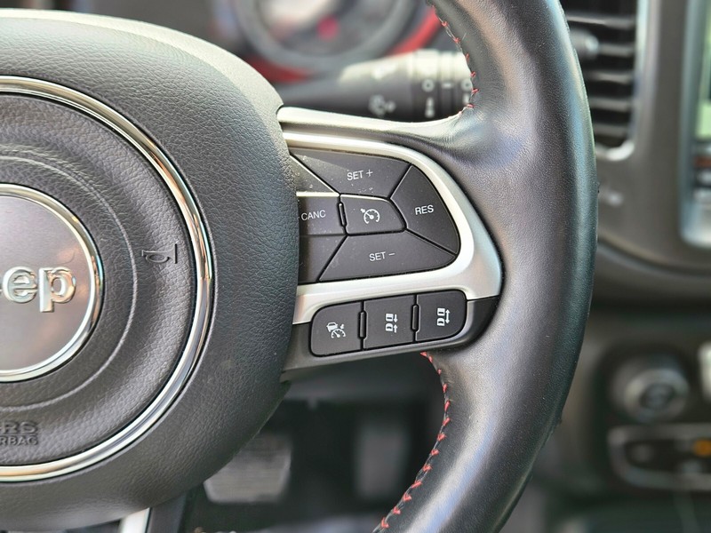 Jeep Compass Vehicle Full-screen Gallery Image 27