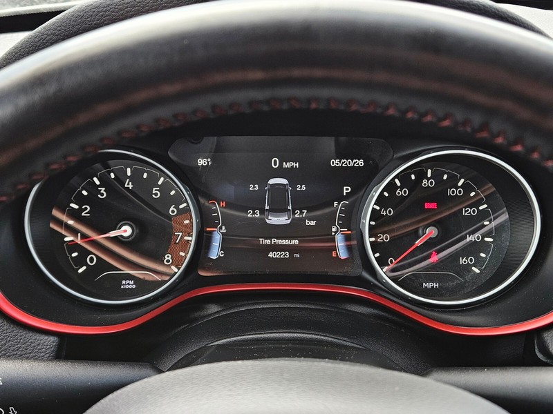 Jeep Compass Vehicle Full-screen Gallery Image 30