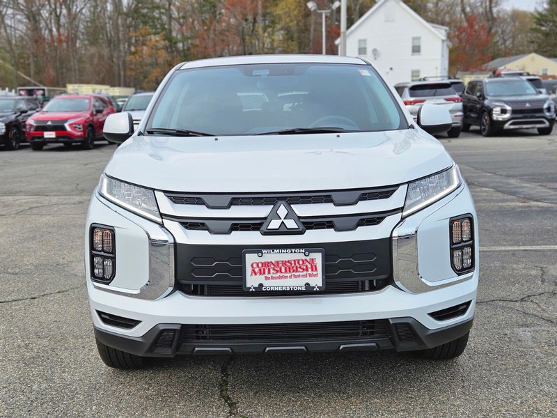 Mitsubishi Outlander Sport Vehicle Full-screen Gallery Image 08