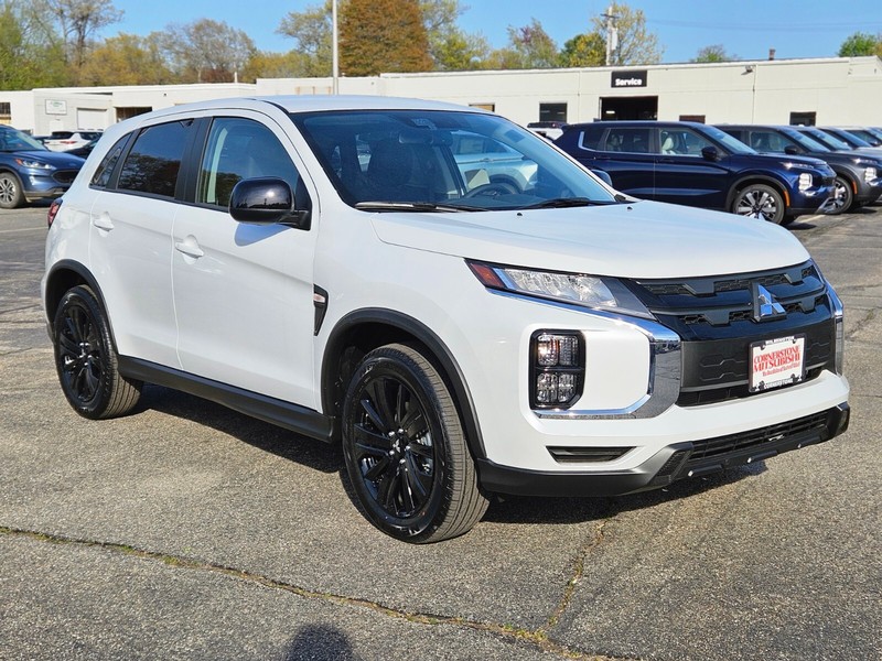 Mitsubishi Outlander Sport Vehicle Full-screen Gallery Image 07
