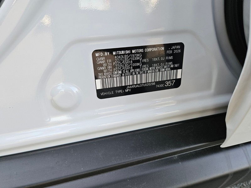 Mitsubishi Outlander Sport Vehicle Full-screen Gallery Image 25
