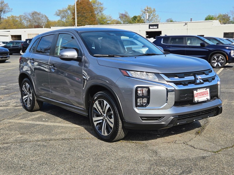 Mitsubishi Outlander Sport Vehicle Full-screen Gallery Image 07