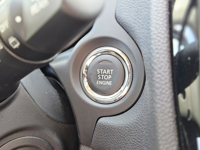 Mitsubishi Outlander Sport Vehicle Full-screen Gallery Image 23