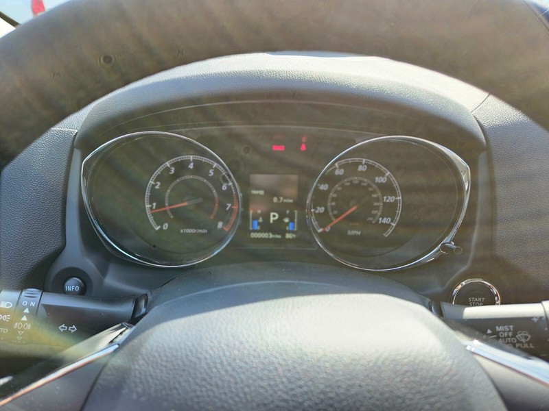 Mitsubishi Outlander Sport Vehicle Full-screen Gallery Image 27