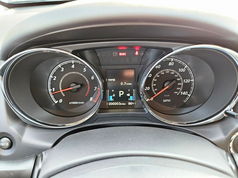 Mitsubishi Outlander Sport Vehicle Full-screen Gallery Image 28