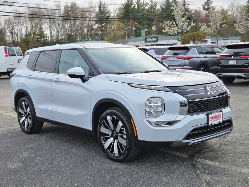 Mitsubishi Outlander Vehicle Full-screen Gallery Image 07