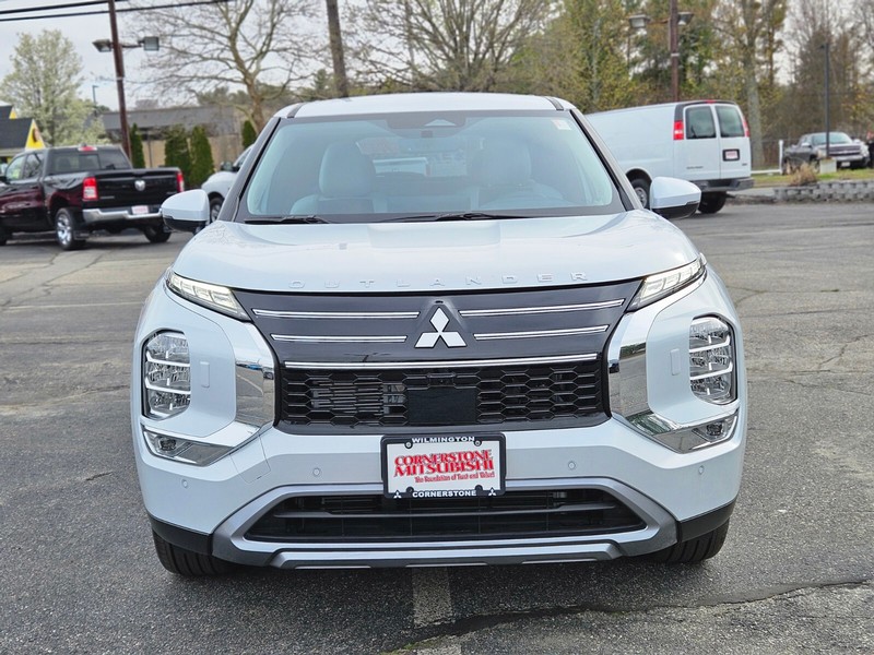 Mitsubishi Outlander Vehicle Full-screen Gallery Image 08
