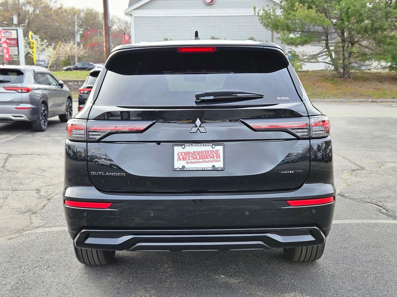 Mitsubishi Outlander Vehicle Full-screen Gallery Image 04