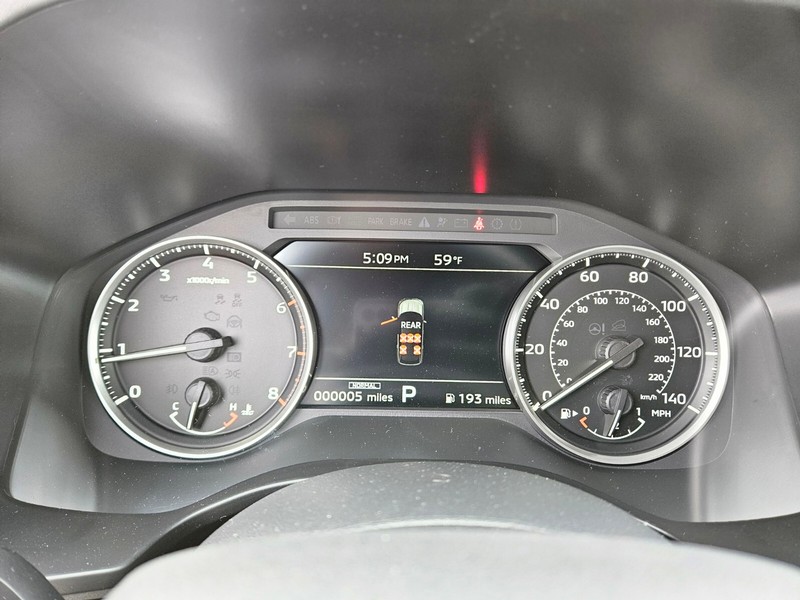 Mitsubishi Outlander Vehicle Full-screen Gallery Image 27