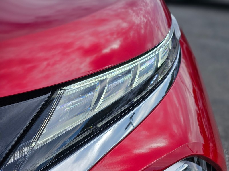 Mitsubishi Outlander Vehicle Full-screen Gallery Image 10