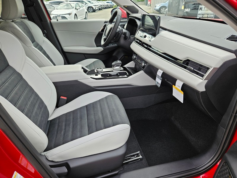 Mitsubishi Outlander Vehicle Full-screen Gallery Image 11