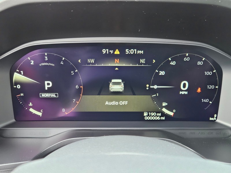 Mitsubishi Outlander Vehicle Full-screen Gallery Image 29