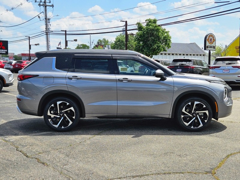 Mitsubishi Outlander Vehicle Full-screen Gallery Image 06