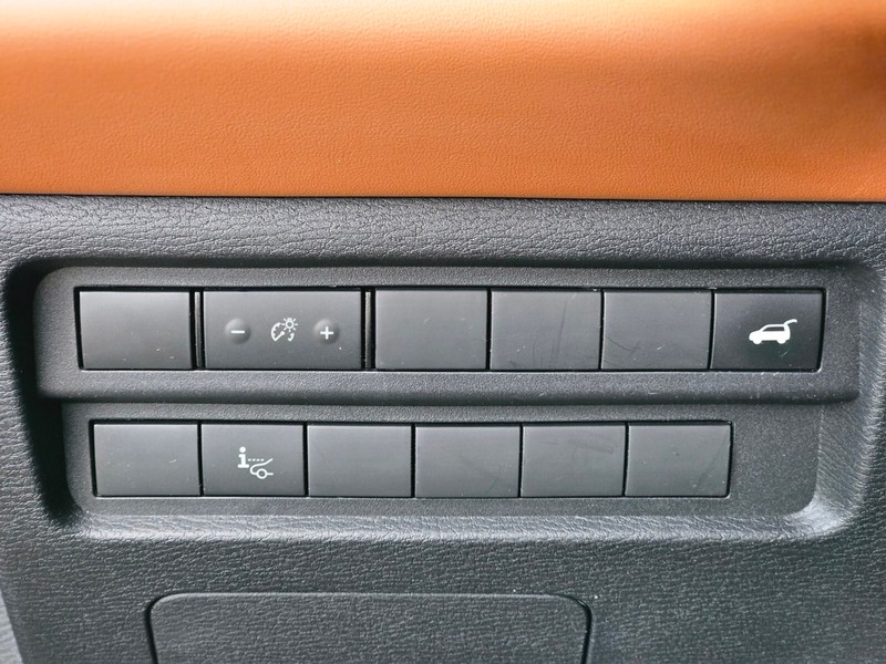 Mitsubishi Outlander Vehicle Full-screen Gallery Image 29