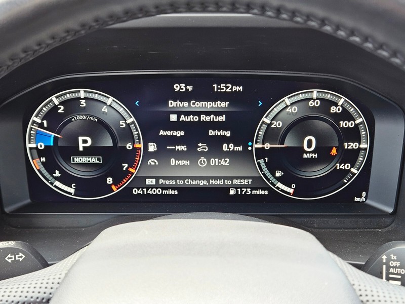 Mitsubishi Outlander Vehicle Full-screen Gallery Image 30