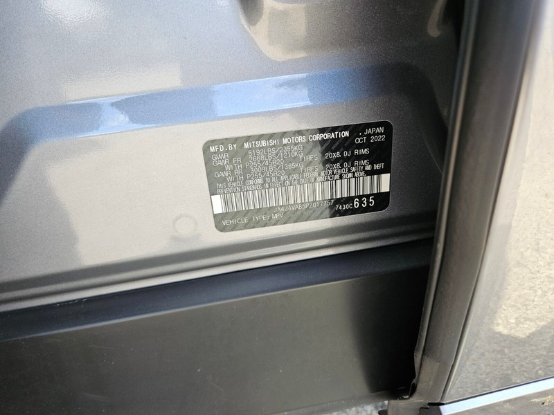 Mitsubishi Outlander Vehicle Full-screen Gallery Image 31