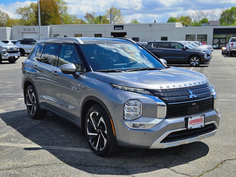 Mitsubishi Outlander PHEV Vehicle Full-screen Gallery Image 07