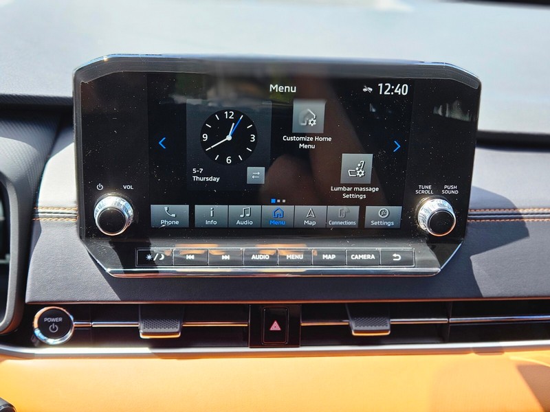 Mitsubishi Outlander PHEV Vehicle Full-screen Gallery Image 19