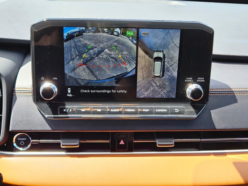 Mitsubishi Outlander PHEV Vehicle Full-screen Gallery Image 21