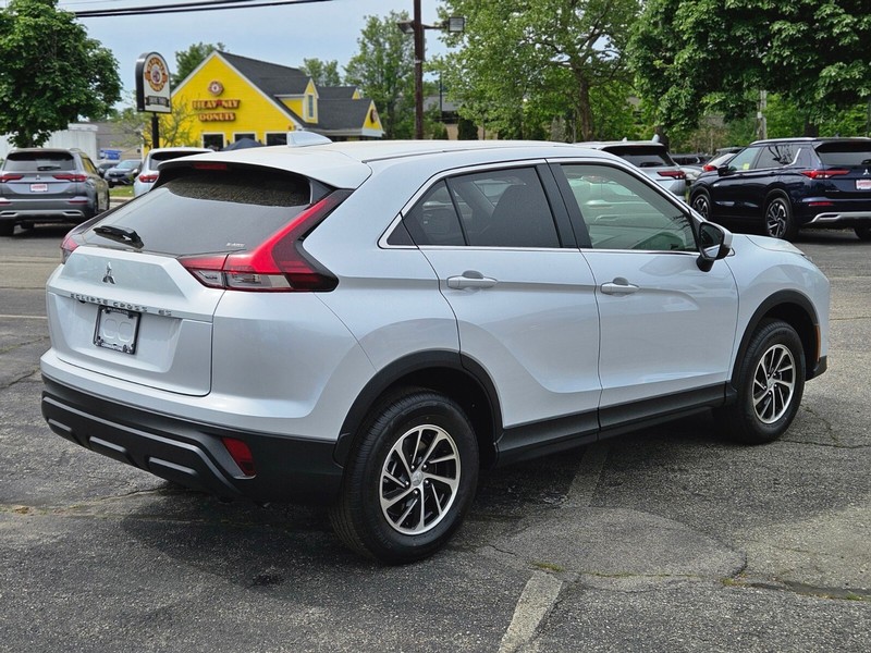Mitsubishi Eclipse Cross Vehicle Full-screen Gallery Image 05