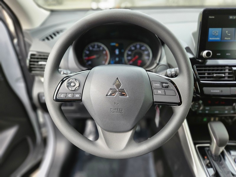 Mitsubishi Eclipse Cross Vehicle Full-screen Gallery Image 19