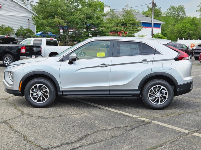 Mitsubishi Eclipse Cross Vehicle Full-screen Gallery Image 02