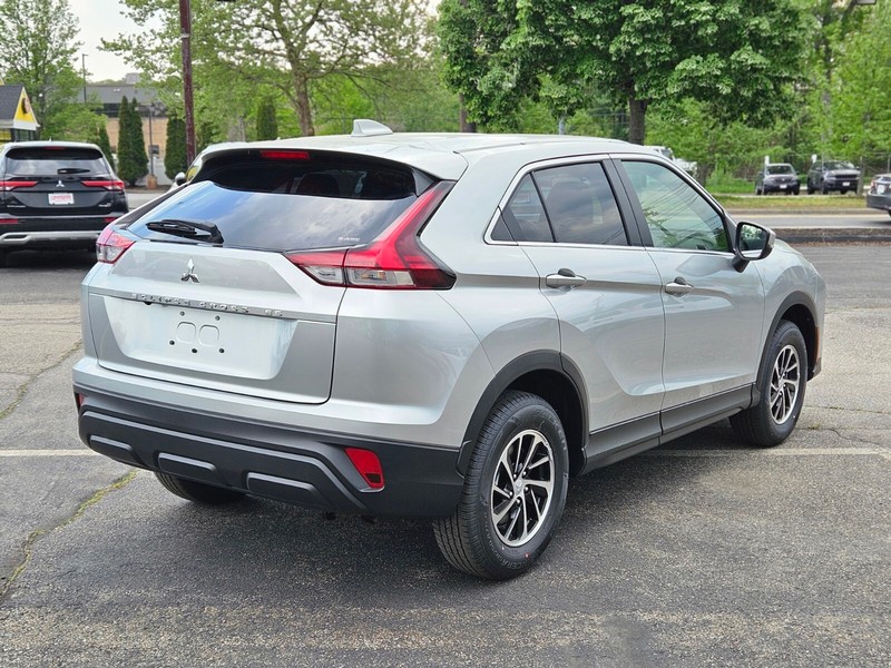 Mitsubishi Eclipse Cross Vehicle Full-screen Gallery Image 05