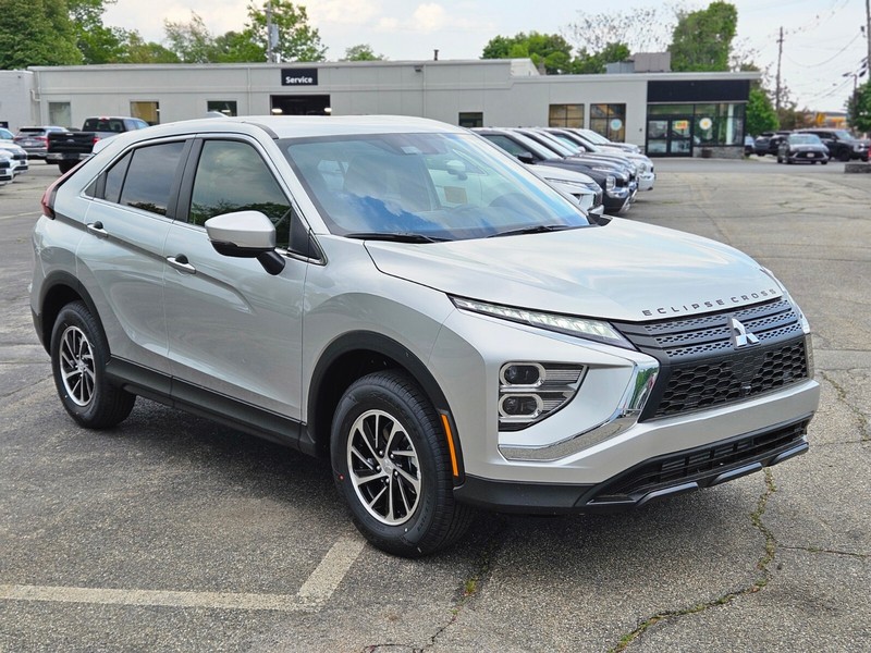 Mitsubishi Eclipse Cross Vehicle Full-screen Gallery Image 07