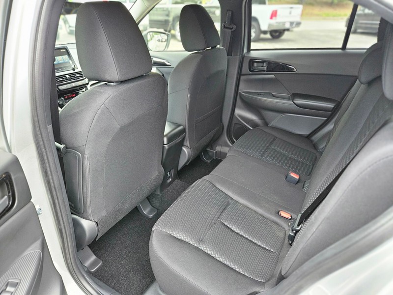 Mitsubishi Eclipse Cross Vehicle Full-screen Gallery Image 15