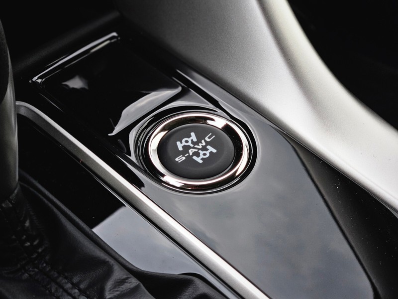 Mitsubishi Eclipse Cross Vehicle Full-screen Gallery Image 23