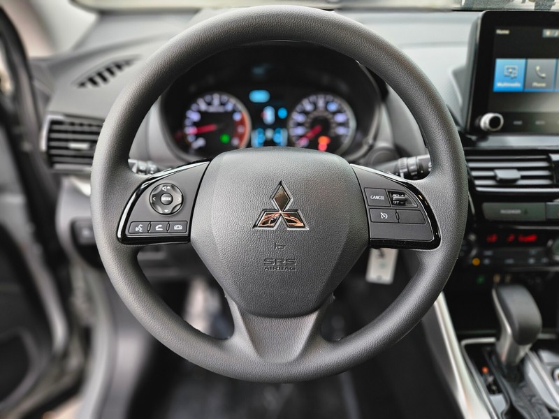Mitsubishi Eclipse Cross Vehicle Full-screen Gallery Image 24