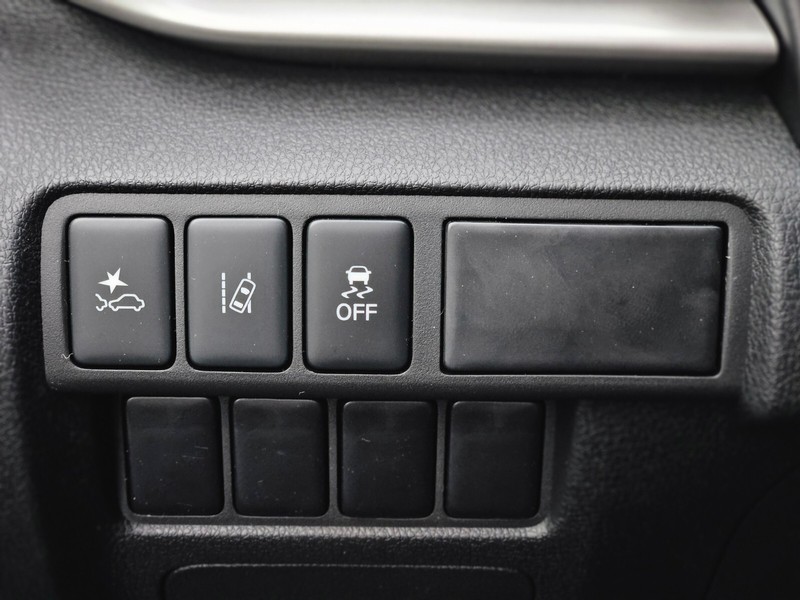 Mitsubishi Eclipse Cross Vehicle Full-screen Gallery Image 27