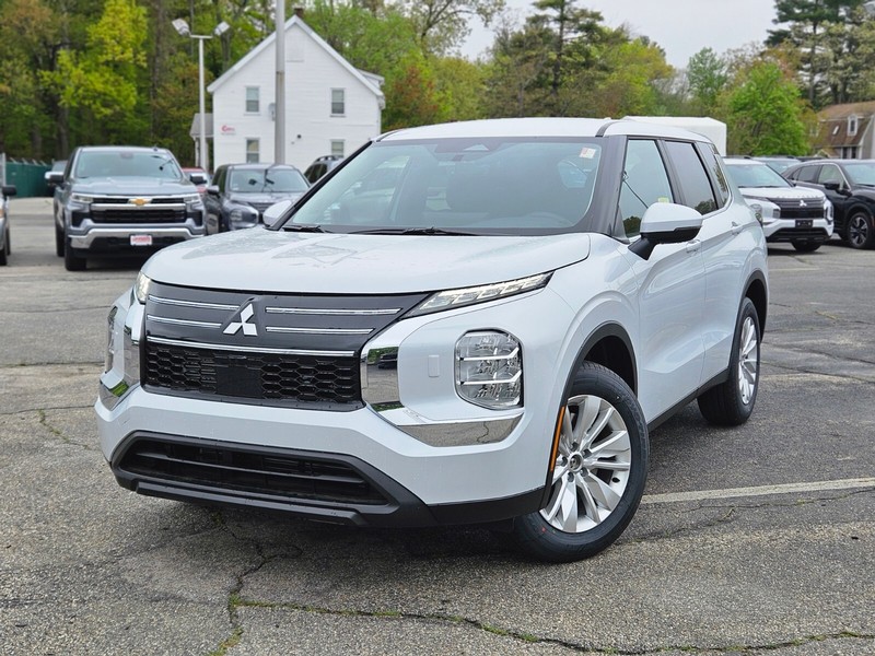 2026 Mitsubishi Outlander ES S-AWC's photo