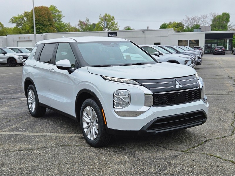 Mitsubishi Outlander Vehicle Full-screen Gallery Image 07