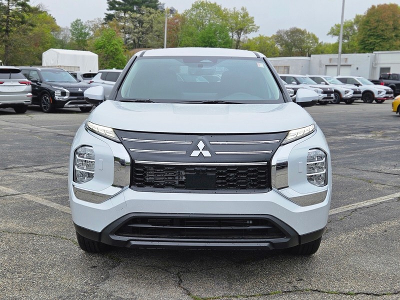 Mitsubishi Outlander Vehicle Full-screen Gallery Image 08