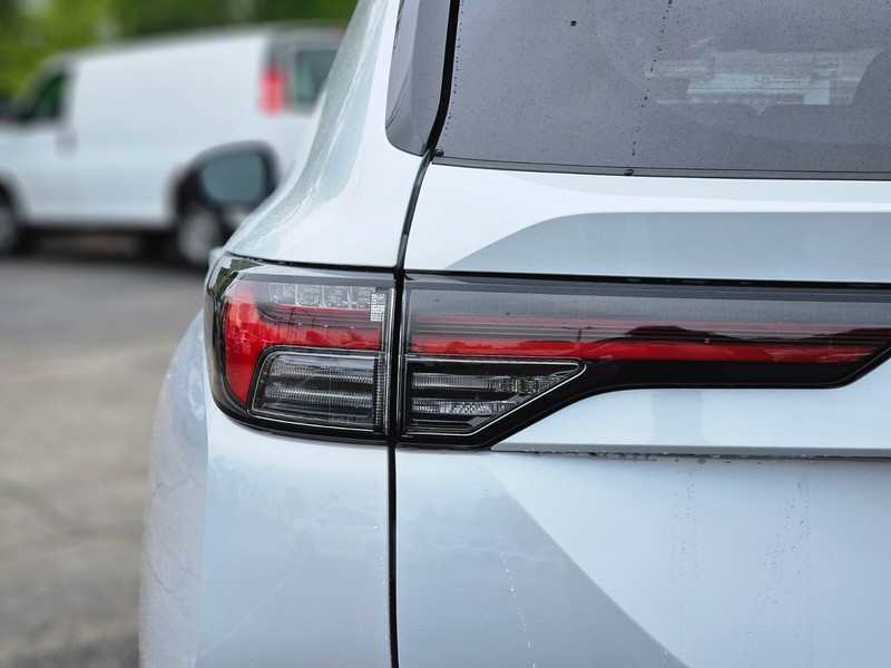 Mitsubishi Outlander Vehicle Full-screen Gallery Image 09