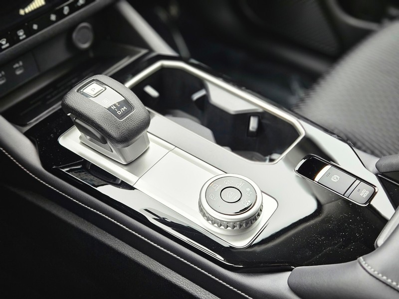 Mitsubishi Outlander Vehicle Full-screen Gallery Image 27