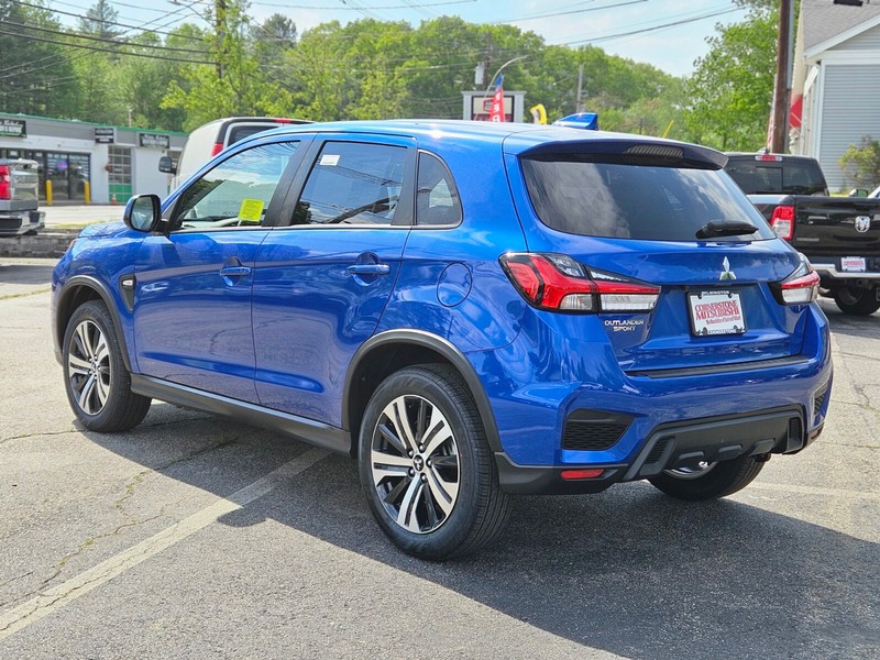 Mitsubishi Outlander Sport Vehicle Full-screen Gallery Image 03