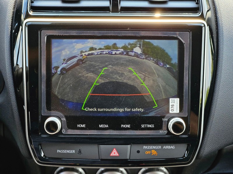 Mitsubishi Outlander Sport Vehicle Full-screen Gallery Image 20