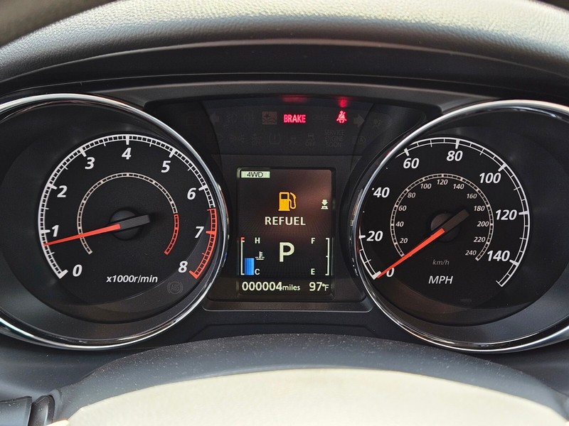 Mitsubishi Outlander Sport Vehicle Full-screen Gallery Image 27