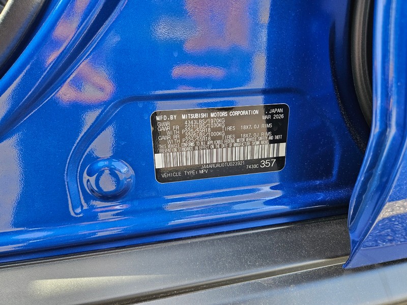 Mitsubishi Outlander Sport Vehicle Full-screen Gallery Image 29