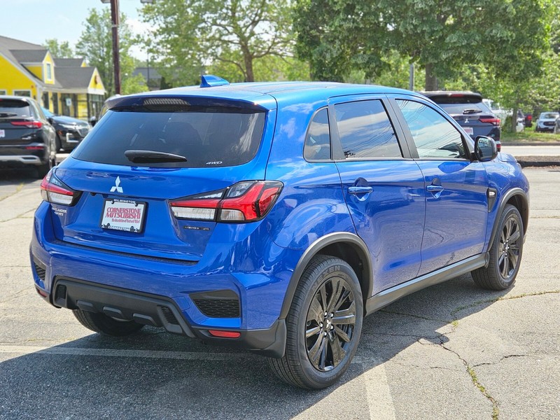 Mitsubishi Outlander Sport Vehicle Full-screen Gallery Image 05