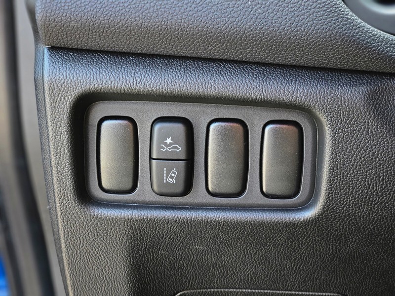 Mitsubishi Outlander Sport Vehicle Full-screen Gallery Image 27