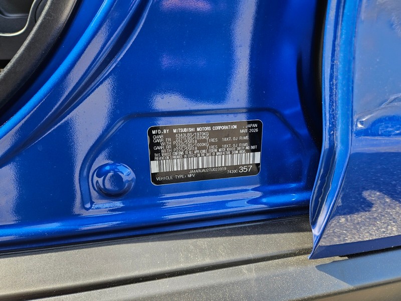 Mitsubishi Outlander Sport Vehicle Full-screen Gallery Image 29