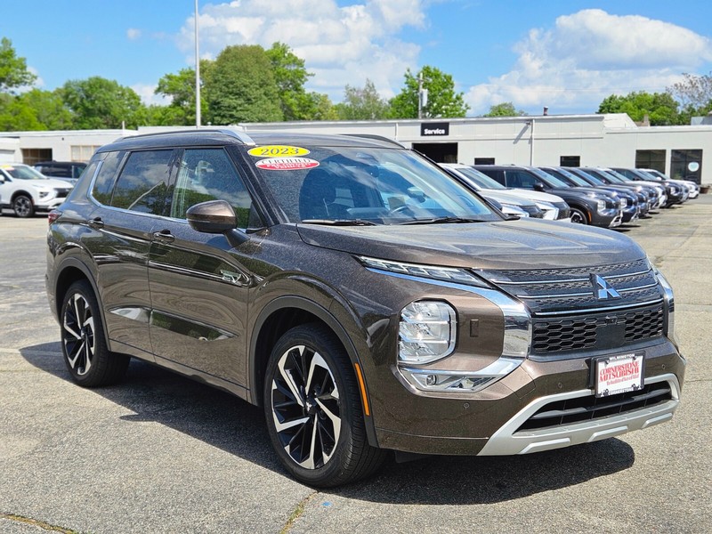 Mitsubishi Outlander PHEV Vehicle Full-screen Gallery Image 07