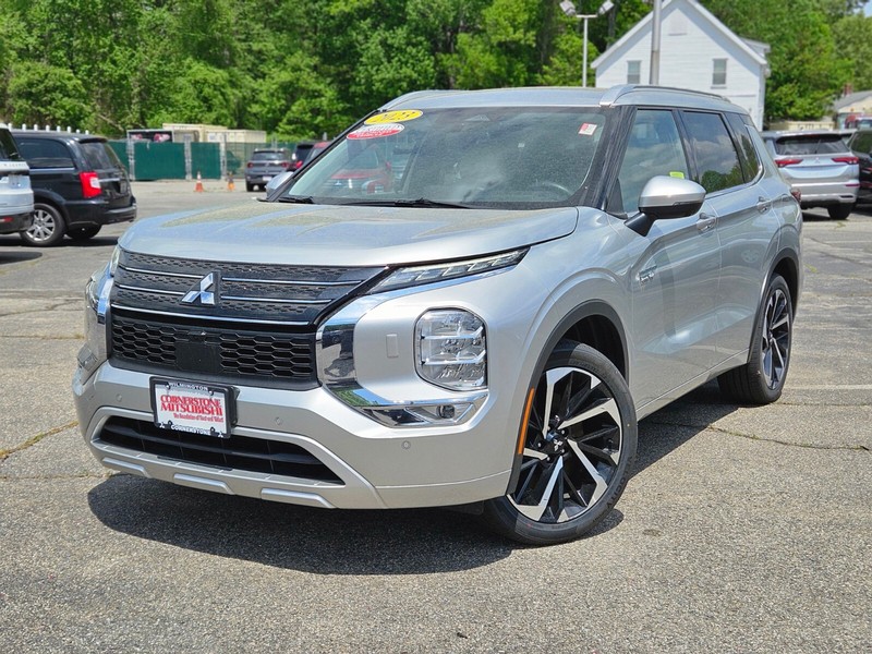 2023 Mitsubishi Outlander Plug-in Hybrid SEL S-AWC's photo