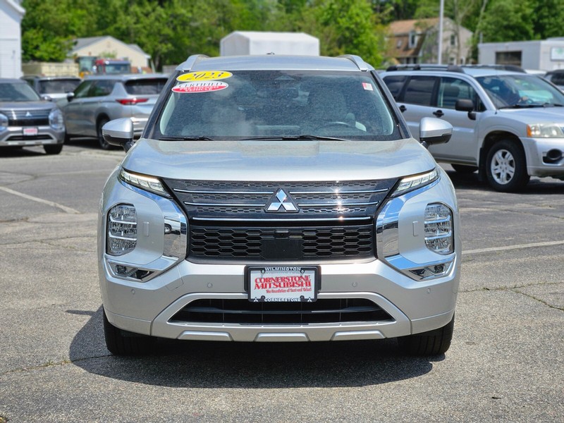 Mitsubishi Outlander PHEV Vehicle Full-screen Gallery Image 08