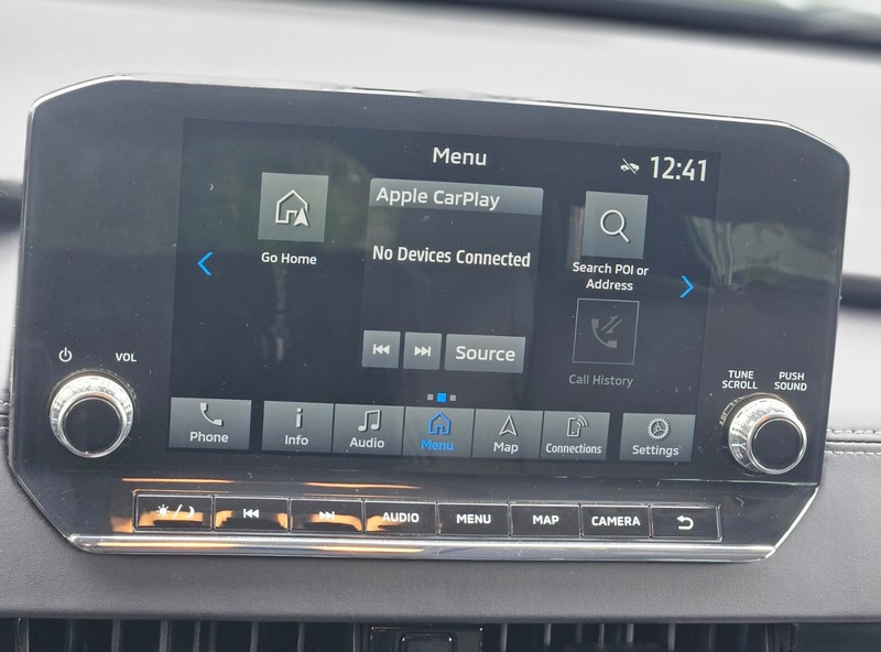 Mitsubishi Outlander PHEV Vehicle Full-screen Gallery Image 18